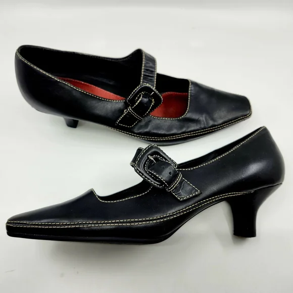 AEROSOLES Black Leather Mary Jane Buckle Heels Size 8 Topstitcing - Picture 2 of 9